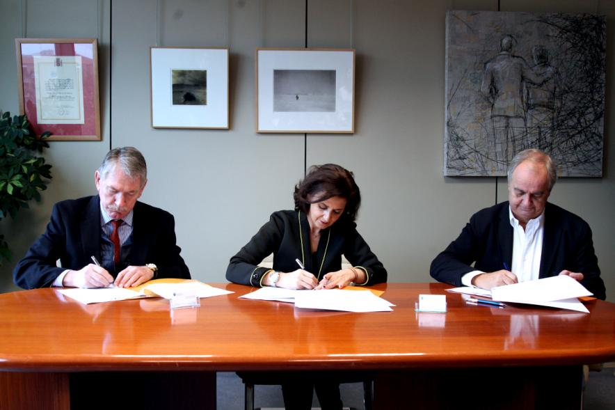 Momento de la firma