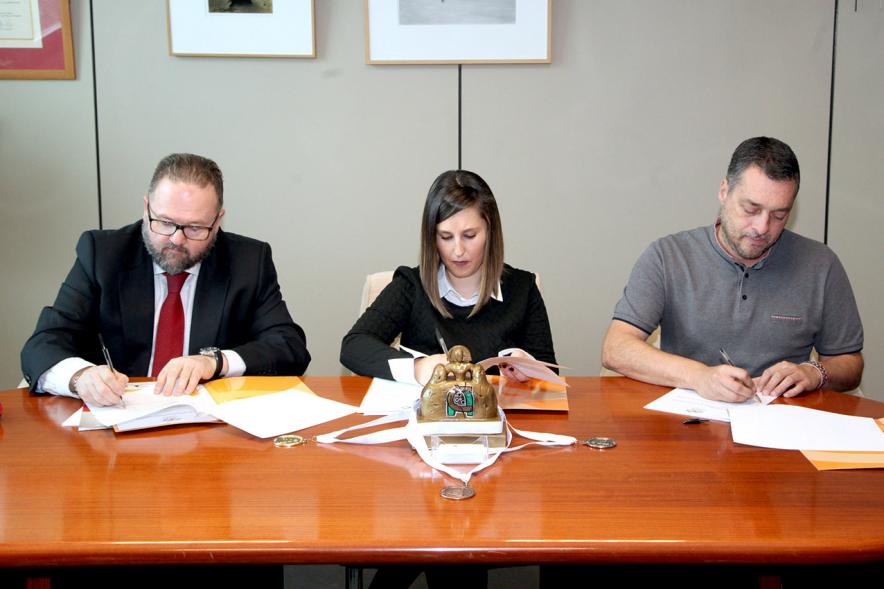 Momento de la firma