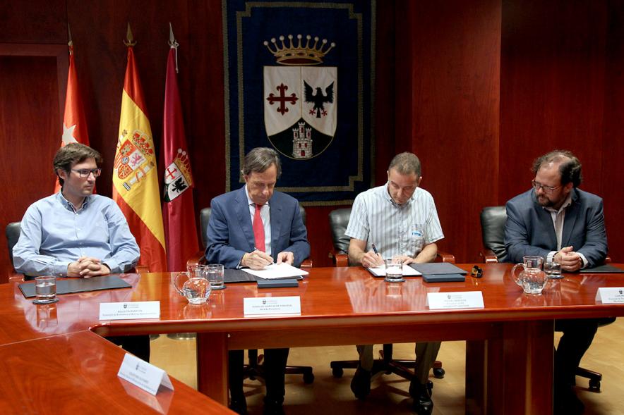 Momento de la firma