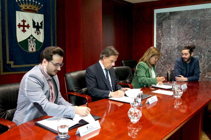 Momento de la firma