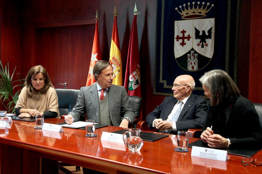 Representantes de cada una de las partes en la firma del acuerdo