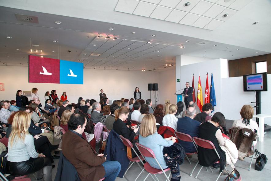 Entrega de Convenios de Colaboración contra la Violencia de Género y Promoción de Igualdad de Oportunidades - Asistentes al acto.