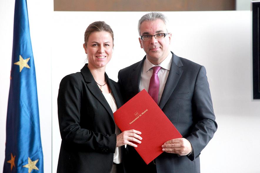 Entrega de Convenios de Colaboración contra la Violencia de Género y Promoción de Igualdad de Oportunidades -Entrega de menciones.
