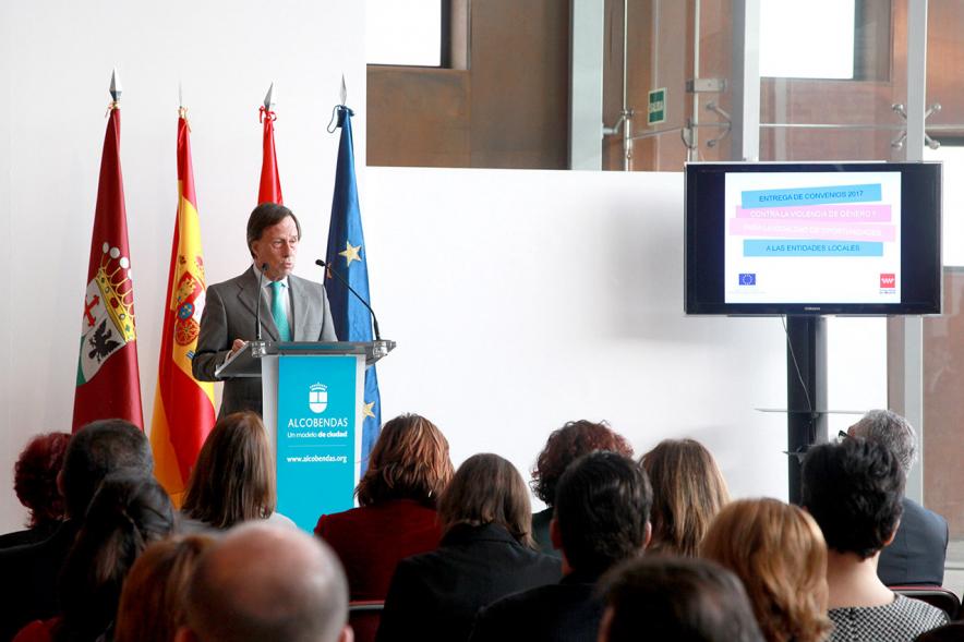 Entrega de Convenios de Colaboración contra la Violencia de Género y Promoción de Igualdad de Oportunidades - Ponencia del alcalde.