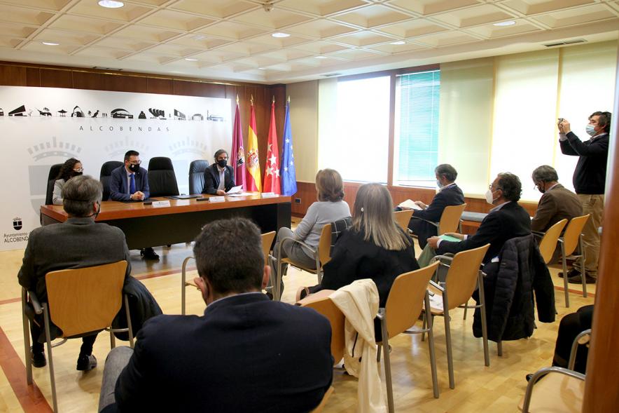 Evento visto desde el fondo de la sala