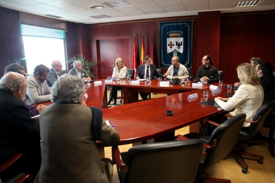 Representantes de cada una de las partes en la firma del acuerdo