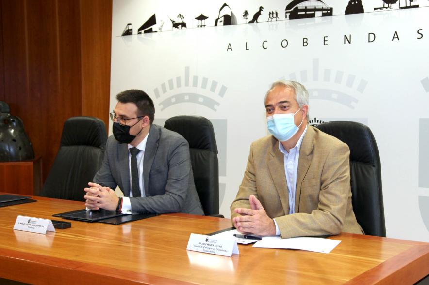 Representantes del ayuntamiento durante el evento