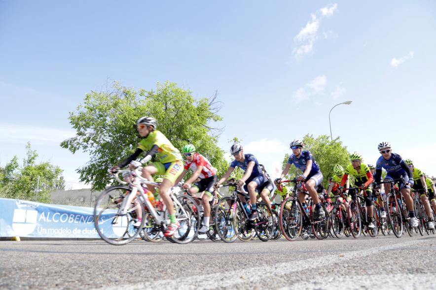 Gran Premio Ciudad de Alcobendas - Trofeo Cosme Díaz - Imagen de los participantes en durante la carrera ciclista.