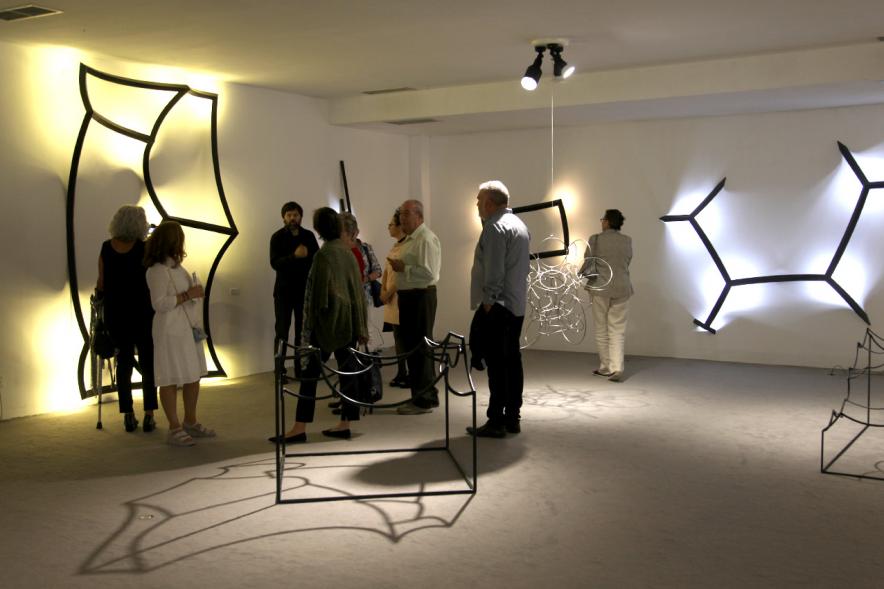Inauguración Exposición Cosmología de Diego Canogar - El público y la obra.