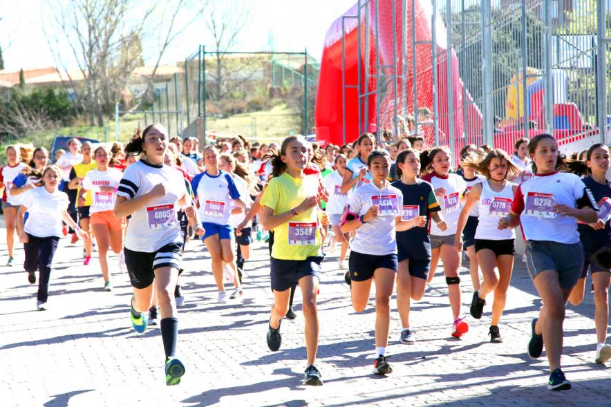 39ª Edición Cross Aldovea Detalle participantes corriendo