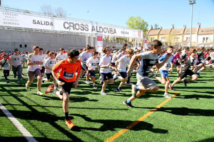 39ª Edición Cross Aldovea Detalle participantes corriendo