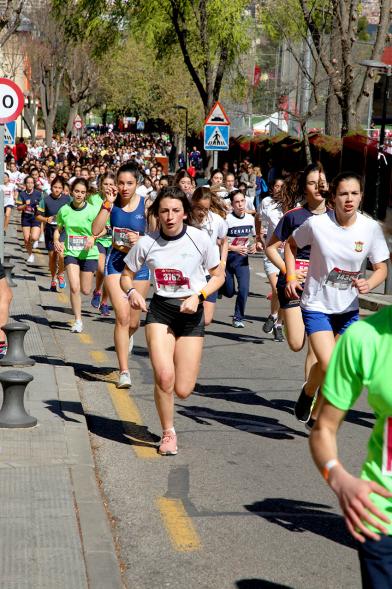 39ª Edición Cross Aldovea Detalle participantes corriendo