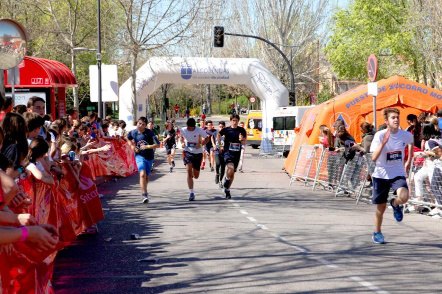 39ª Edición Cross Aldovea Detalle participantes corriendo