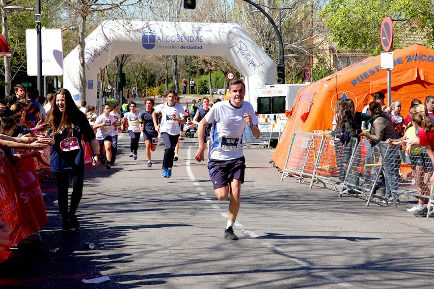 39ª Edición Cross Aldovea Detalle participantes corriendo