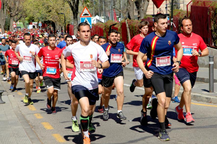 39ª Edición Cross Aldovea Detalle participantes corriendo