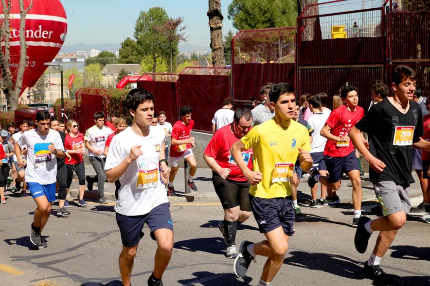39ª Edición Cross Aldovea Detalle participantes corriendo