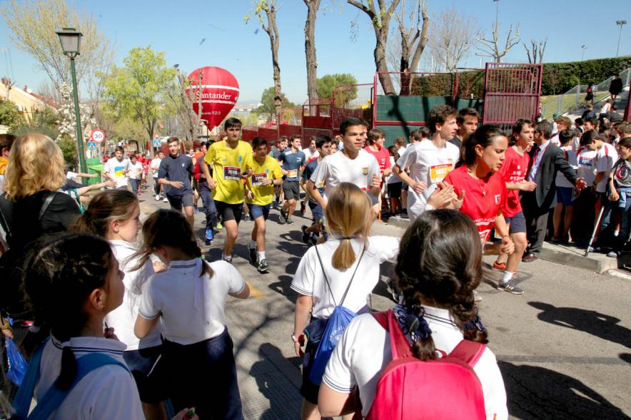 39ª Edición Cross Aldovea Detalle participantes corriendo