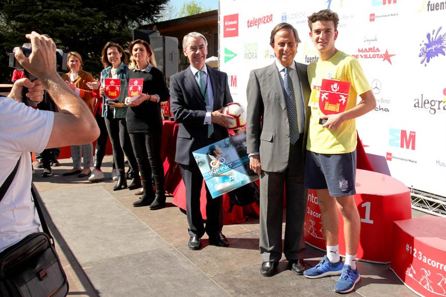 39ª Edición Cross Aldovea Detalle Podium con alcalde García de Vinuesa