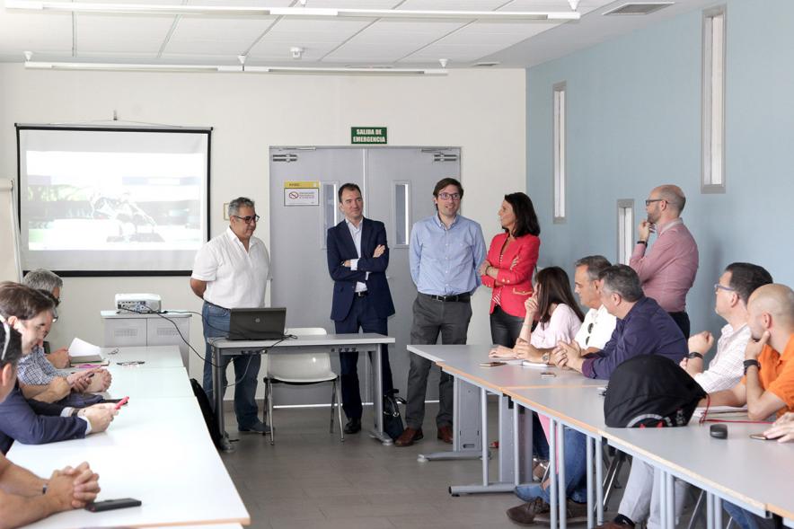 Jornada de Crowfunding Deportivo - Imagen panorámica de la sala donde se esta celebrando la reunión.
