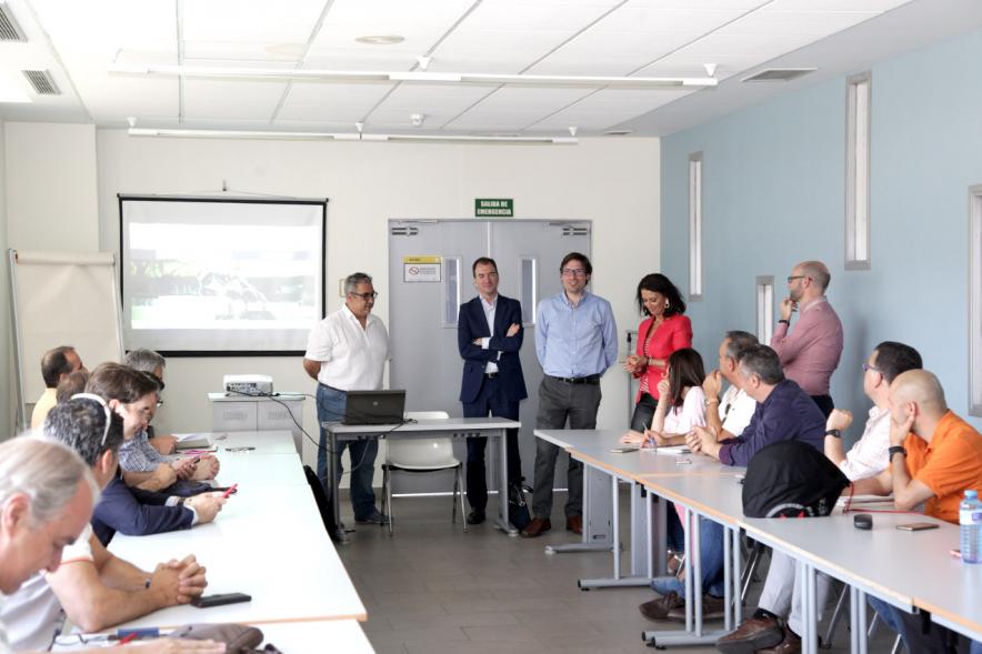 Jornada de Crowfunding Deportivo - Imagen panorámica de la sala donde se esta celebrando la reunión.