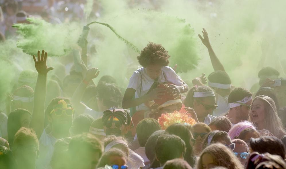 Carrera Color Run - Imagen del público en general.