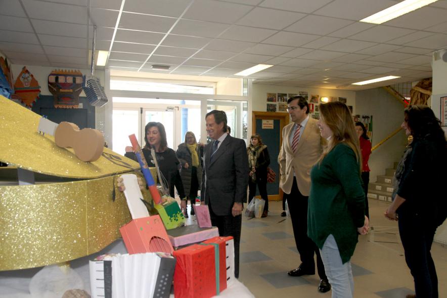 Delegación municipal durante la visita