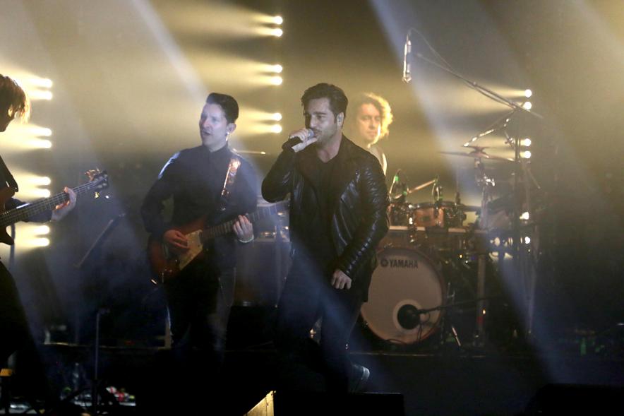 Grupo en el escenario