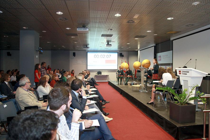 Primer Concurso de Debate Alcobendas - Universidad Europea de Madrid - Vista lateral del auditorio.