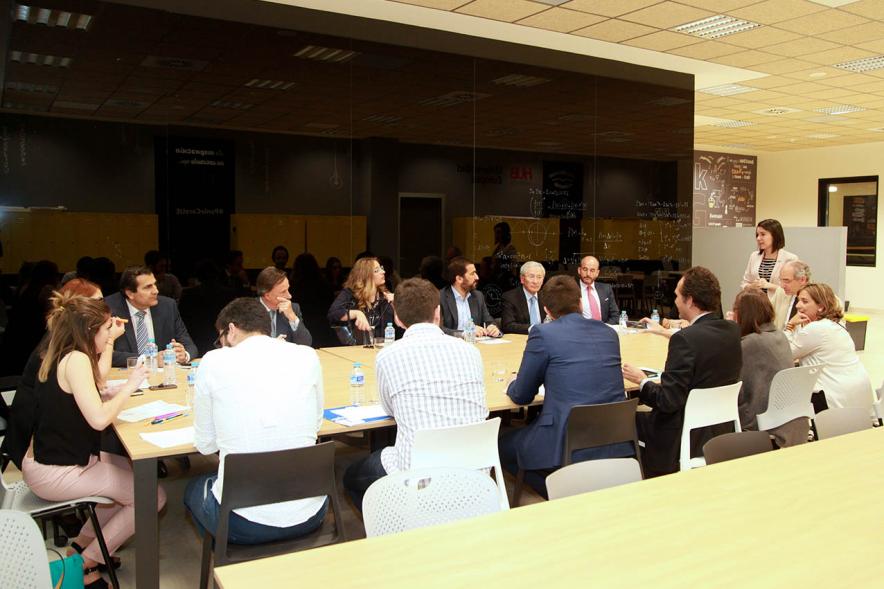 Primer Concurso de Debate Alcobendas - Universidad Europea de Madrid - Mesa  de debate.