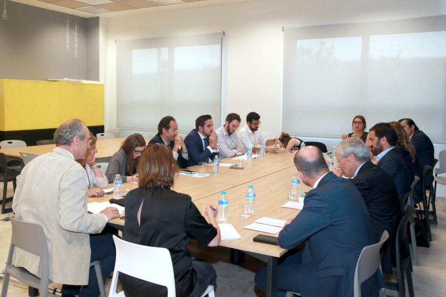 Primer Concurso de Debate Alcobendas - Universidad Europea de Madrid - Mesa de debate.