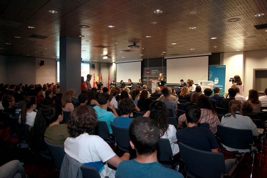 Primer Concurso de Debate Alcobendas - Universidad Europea de Madrid - Panorámica de los participantes y asistentes.