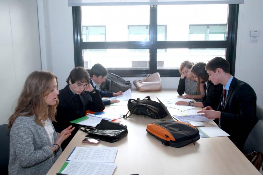 Primer Concurso de Debate Alcobendas - Universidad Europea de Madrid - Equipo de debate.
