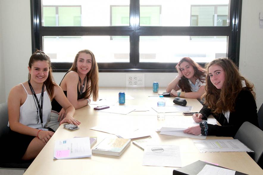 Primer Concurso de Debate Alcobendas - Universidad Europea de Madrid - Equipo de debate.