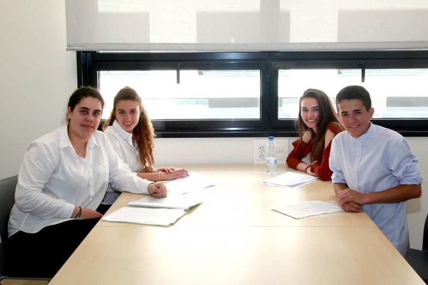 Primer Concurso de Debate Alcobendas - Universidad Europea de Madrid - Equipo de debate.