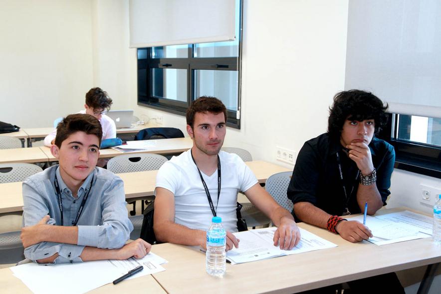 Primer Concurso de Debate Alcobendas - Universidad Europea de Madrid - Equipo de debate.