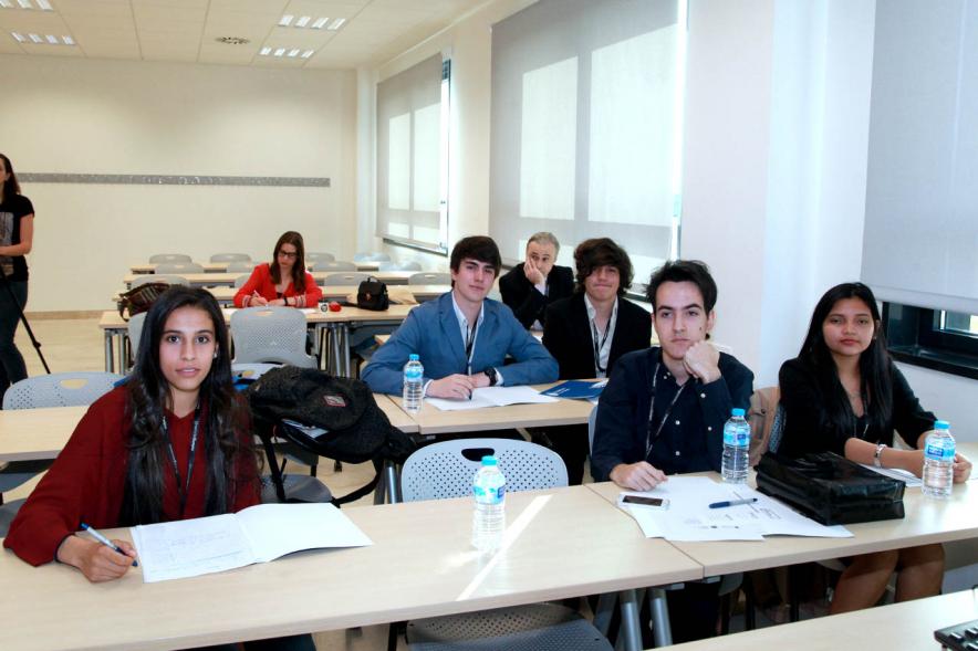 Primer Concurso de Debate Alcobendas - Universidad Europea de Madrid - Equipo de debate.