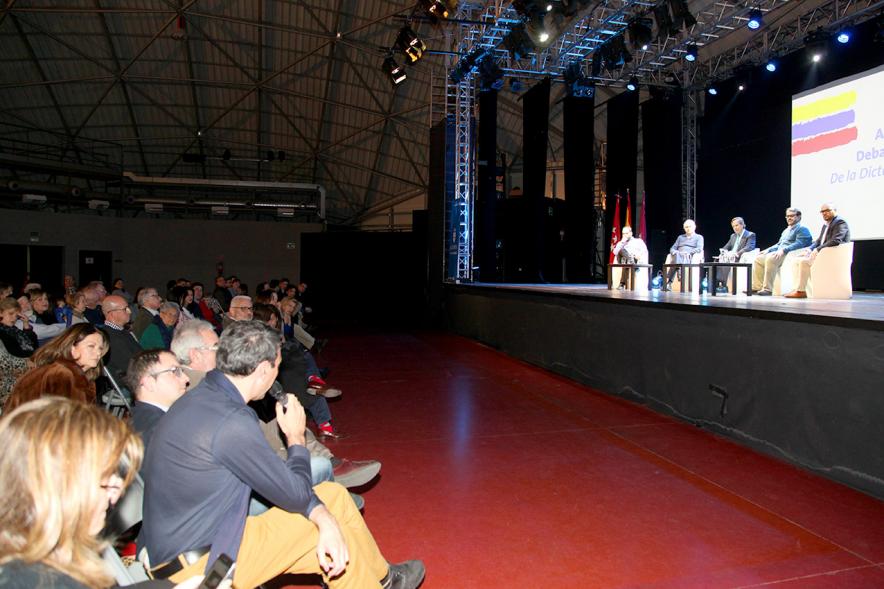 Alcobendas Debate Venezuela - Imagen del turno de preguntas hechas por el público a los participantes.