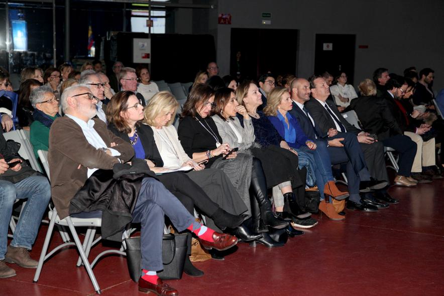 Alcobendas Debate Venezuela - Primera fila de autoridades municipales y de la Comunidad de Madrid.