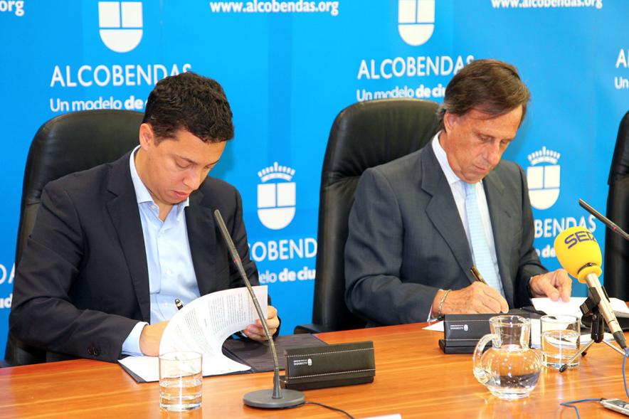 Momento de la firma