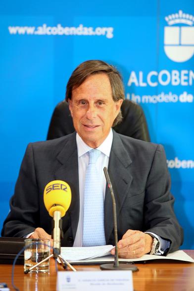 Alcalde García De Vinuesa durante discurso