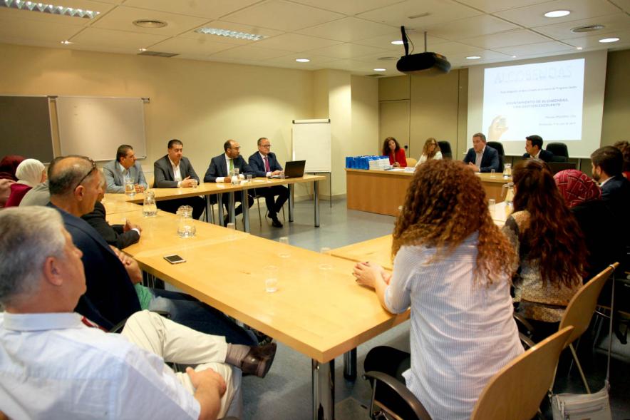 Saludo Delegación Jordana - Imagen de las dos delegaciones reunidas, Alcobendas y Jordania y el público asistente.
