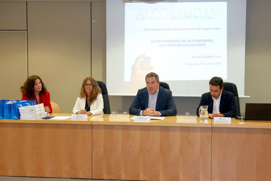 Saludo Delegación Jordana - Imagen de los miembros delegación de Alcobendas que ha recibido a la delegación de Jordania.