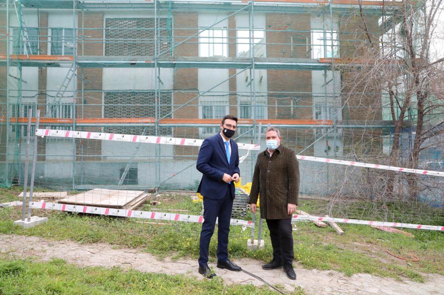 Concejales Miguel Ángel Arranz, Ángel Sánchez Sanguino. Visita Demolición Edificio Calle Marqués de la Valdavia 47 - 2020