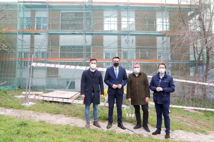Concejales Miguel Ángel Arranz, Ángel Sánchez Sanguino. Visita Demolición Edificio Calle Marqués de la Valdavia 47 -2021