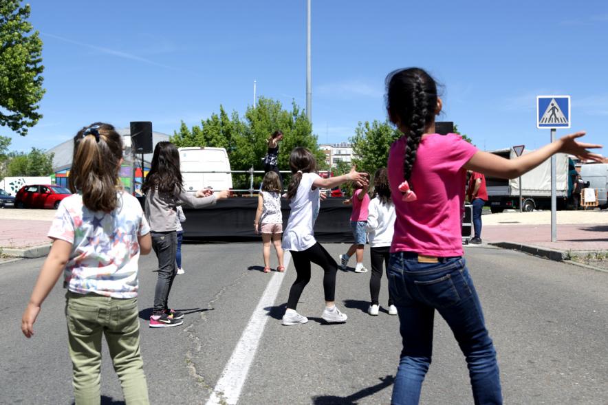 Niñas bailando