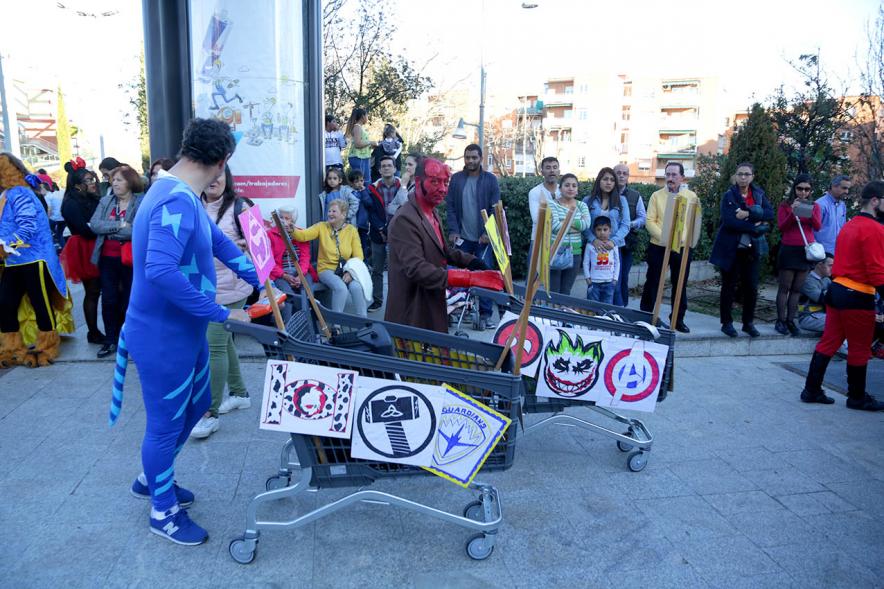 Desfile de Carnaval 2019 - Imagen de personas que participan en el desfile.