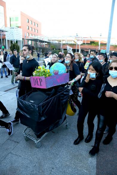 Desfile de Carnaval 2019 - Imagen de personas disfrazadas que participan en el desfile.