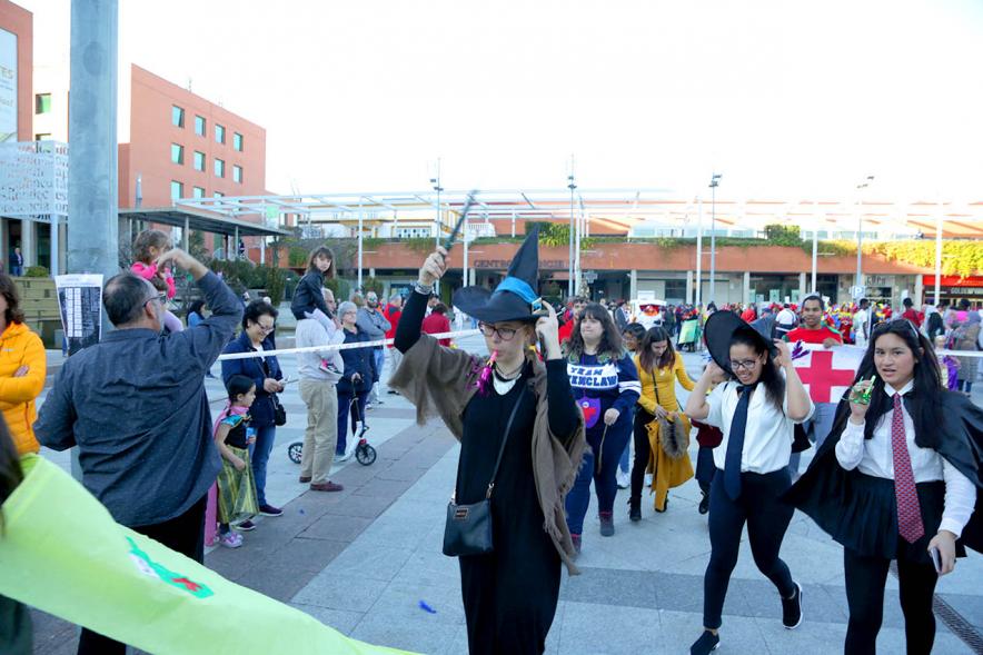 Desfile de Carnaval 2019 - Imagen de personas que participan en el desfile.