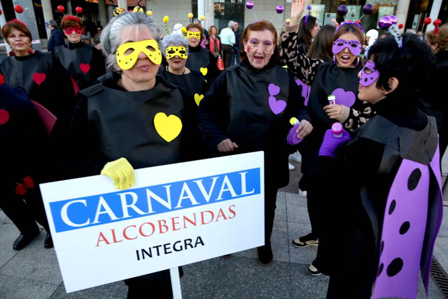 Desfile de Carnaval 2019 - Imagen de uno de los grupos participantes en el desfile de carnaval, el COLECTIVO INTEGRA  disfrazados de mariquitas.