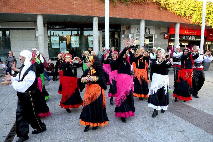 Desfile de Carnaval 2019 - Imagen de uno de los grupos participantes en el desfile de carnaval disfrazados de zíngaras.